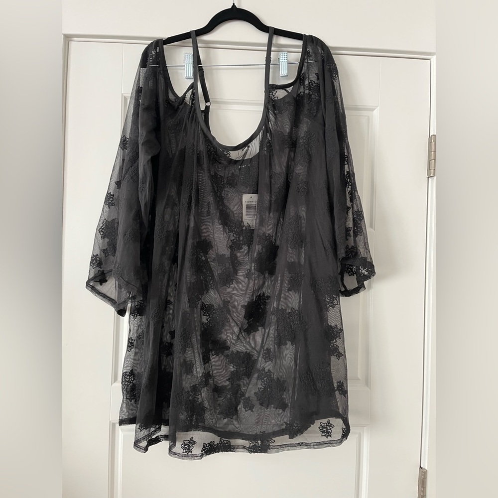 NWT Torrid Plus Size 2x Black Sheer Lace Blouse with Bell Sleeve & Cold Shoulder - Picture 8 of 8